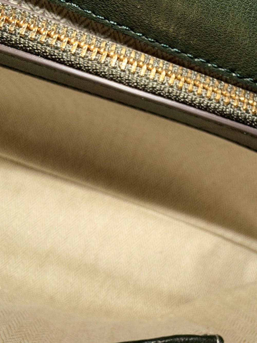 AUTHENTIC KIRA CHEVRON SHOULDER BAG IN SYCAMORE - Picture 5 of 5